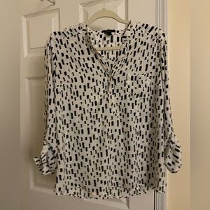 Forever 21 Small White and Black Abstract Artsy Print Blouse